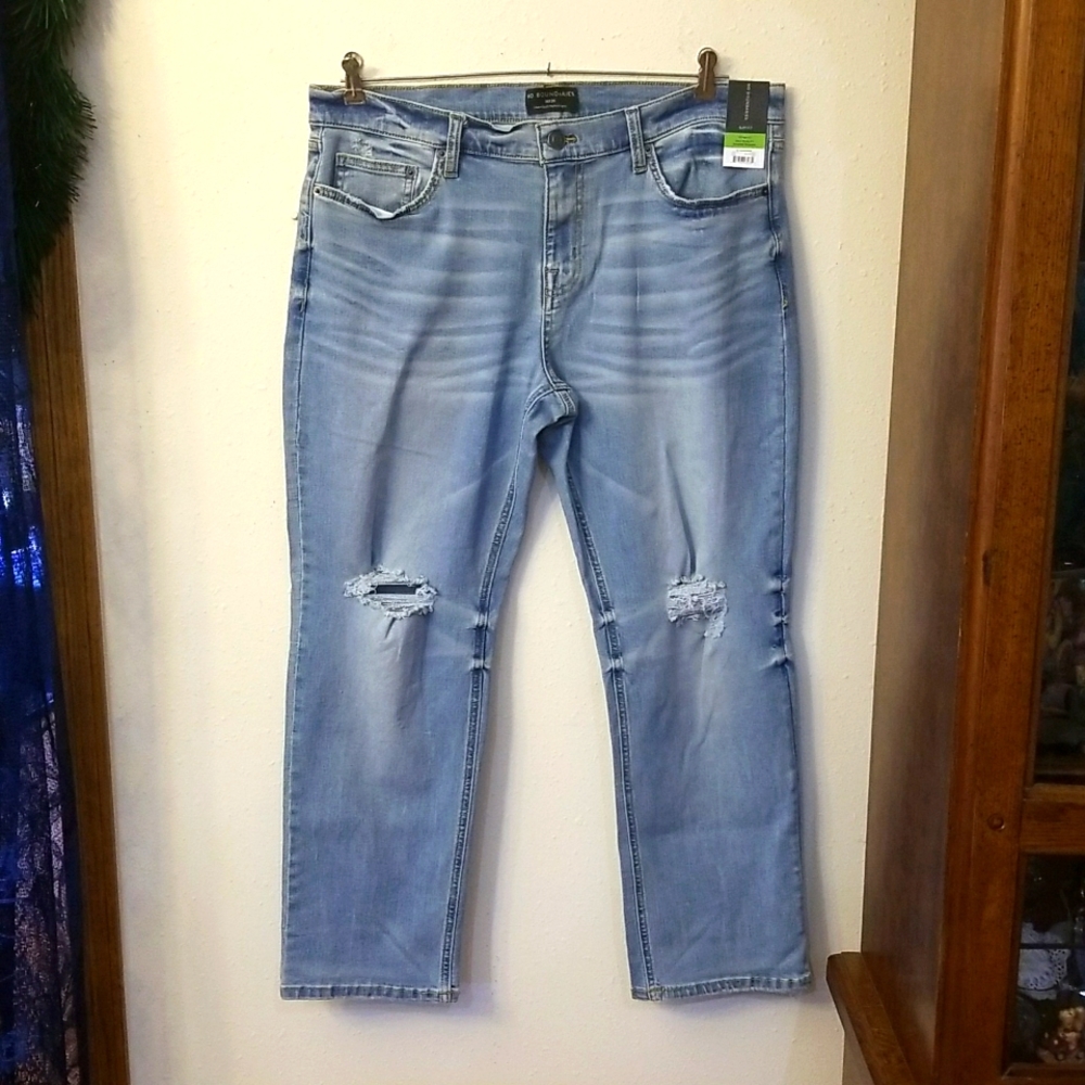NWT No Boundaries slim fit Distressed Jean's sz 36x30